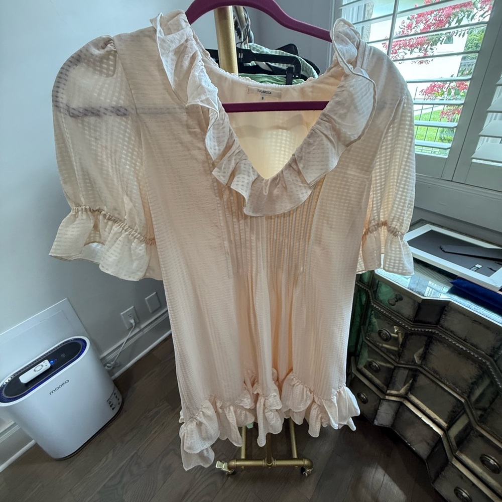 Tularosa Cream Ruffled Short Sleeve Blouse